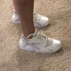 WOMENS Nike Huaraches